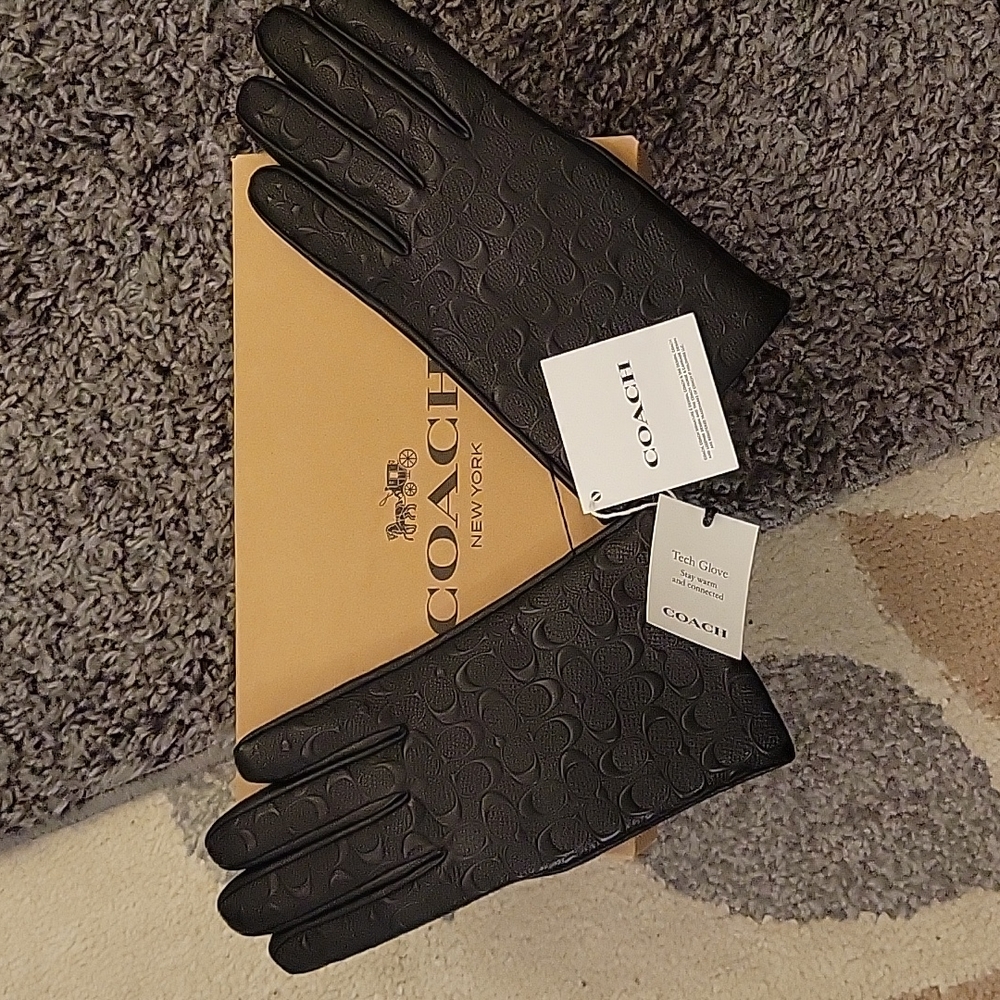 Coach Black Leather Gloves, Sz Medium, NWT
